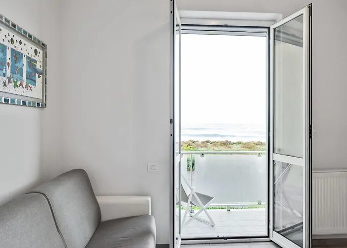 Amazing Holiday Home Near Pet Friendly Beach