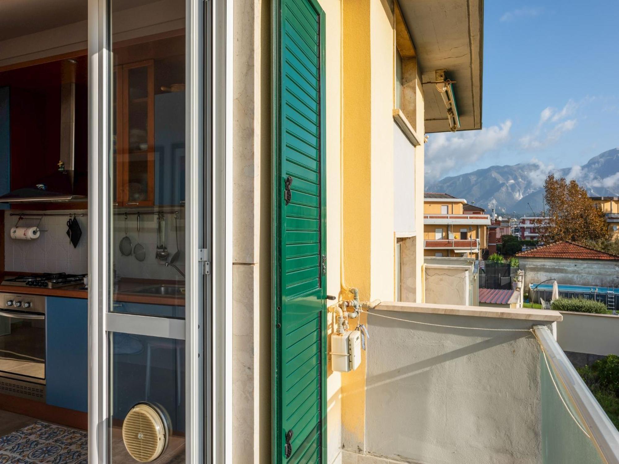 Vakantiehuis Amazing Near Pet Friendly Carrara