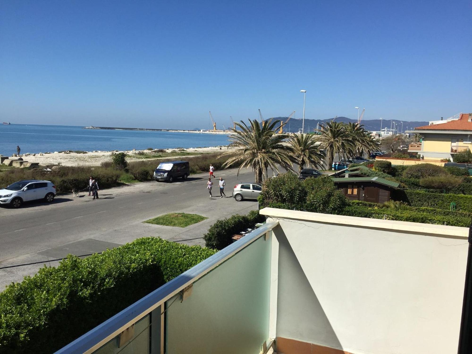 Amazing Near Pet Friendly Vakantiehuis