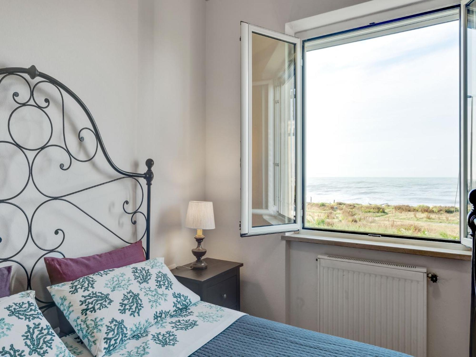 Amazing Near Pet Friendly Carrara