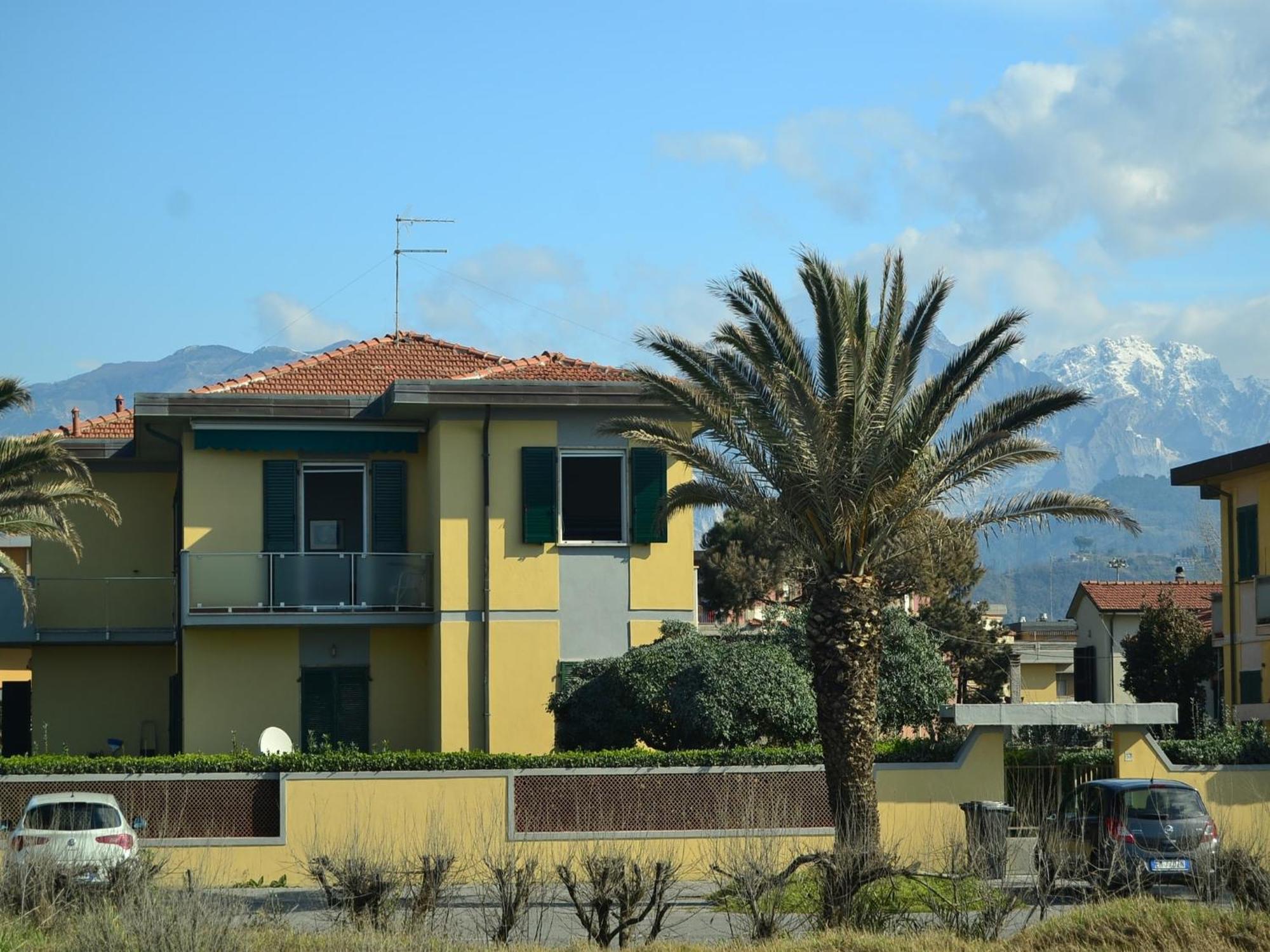 Vakantiehuis Amazing Near Pet Friendly Carrara